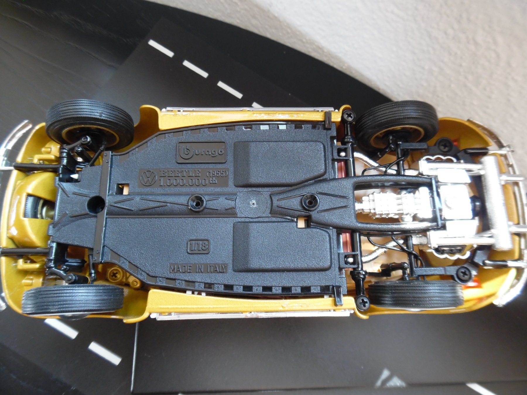 Volkswagen Modellautos: VW Käfer 1.000.000 ste Gold Beetle 1955 Metall 1;18 – Gebraucht aus Steinach von suzzi11 9