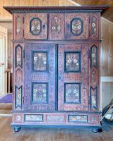Prachtvoller Alpbachtaler Schrank aus Tirol (ca. 1750–1780)