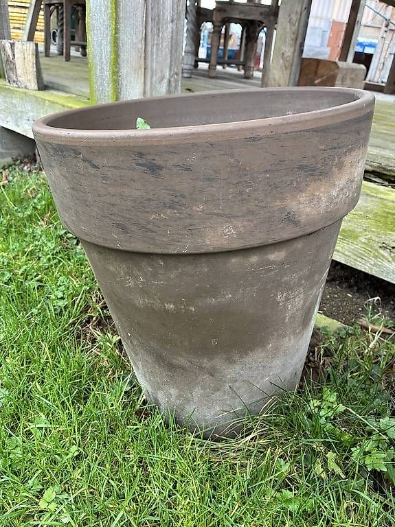 Pots de fleurs: Blumentopf winterhart 45 H, 38 Durchmesser  – D'occasion à Knutwil par Momon