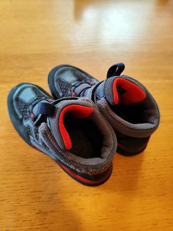 Scarpe per ragazzi: Kinder Wanderschuhe Ecco Gr. 34 – Usato da Thusis venduto da phil_gr 1