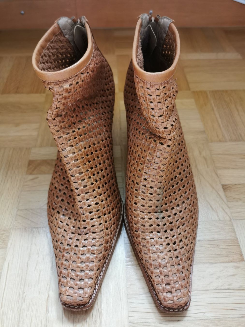 Stuart Weitzman Scarpe da donna: Stiefeletten Stuart Weitzman Gr. 37 1/2 – Usato da Stäfa venduto da flamingo_17 2