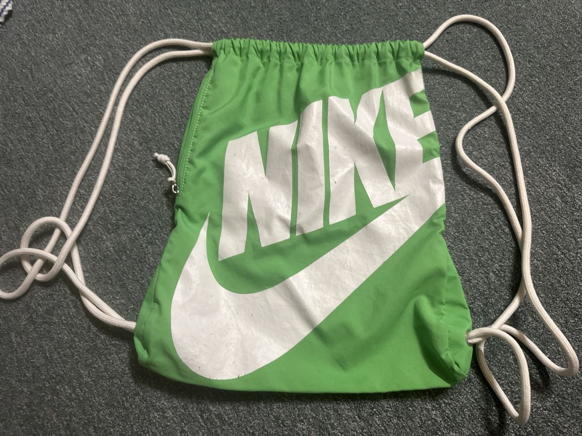 Nike Zaini: Nike Sportsack – Usato da Baltschieder venduto da YmroBe