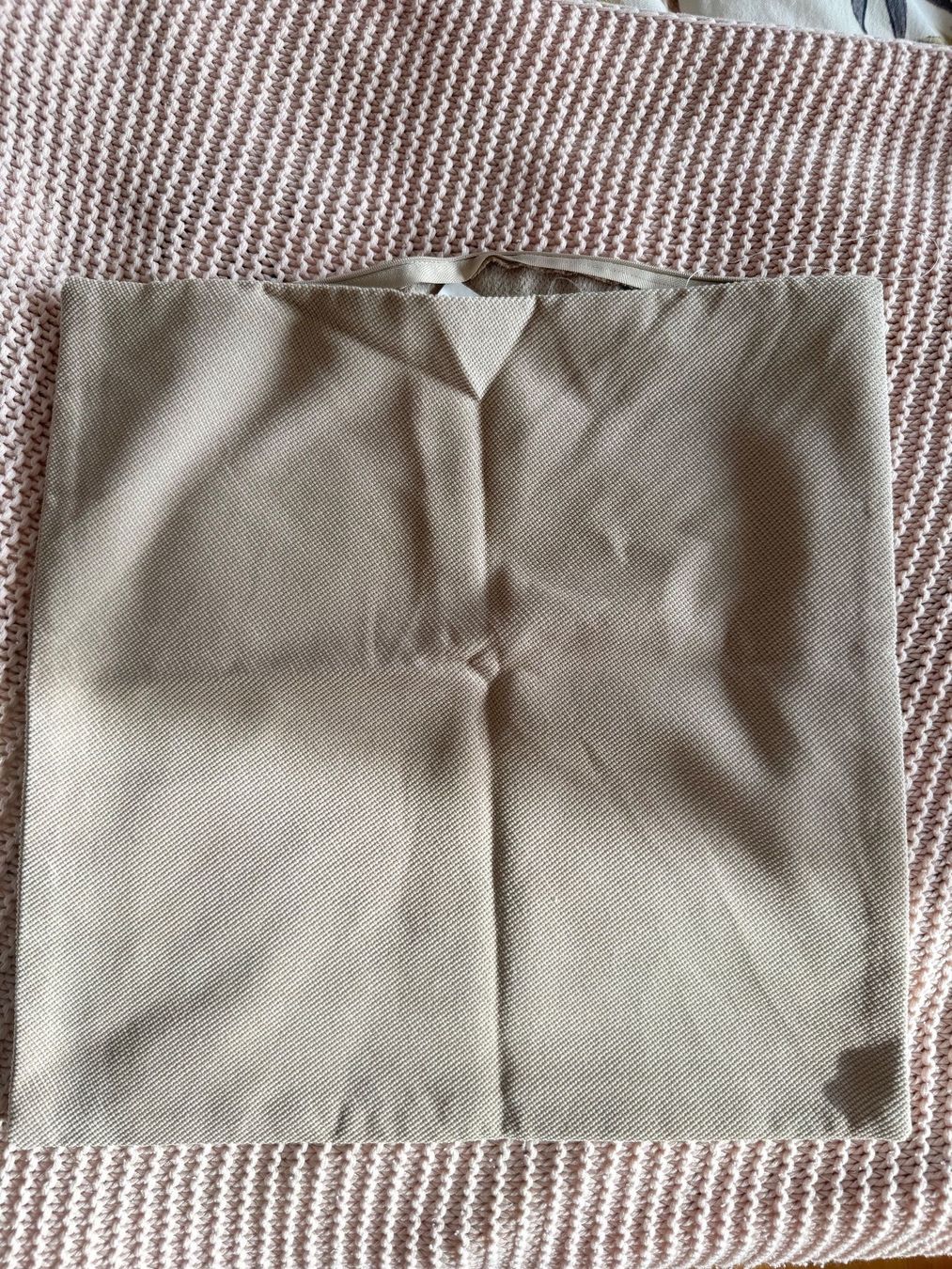 Biancheria da letto: Fourre de coussin beige 2x – Usato da Montreux venduto da iza_peche8