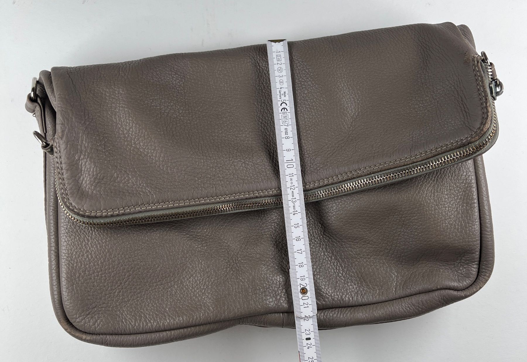 Kleinbasel Taschen für Damen: kleinbasel by Tanja Klein Tasche Mezza grau – Gebraucht aus Basel von gletscher69 7