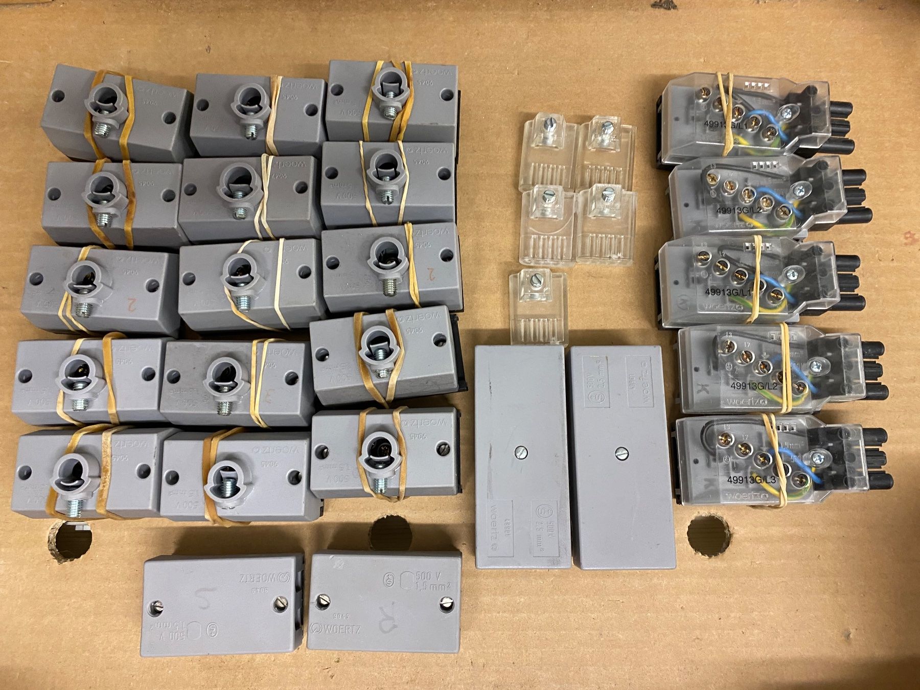 Elektronikbauteile: Woertz Flachkabelzubehör – Gebraucht aus Beckenried von Struffi1