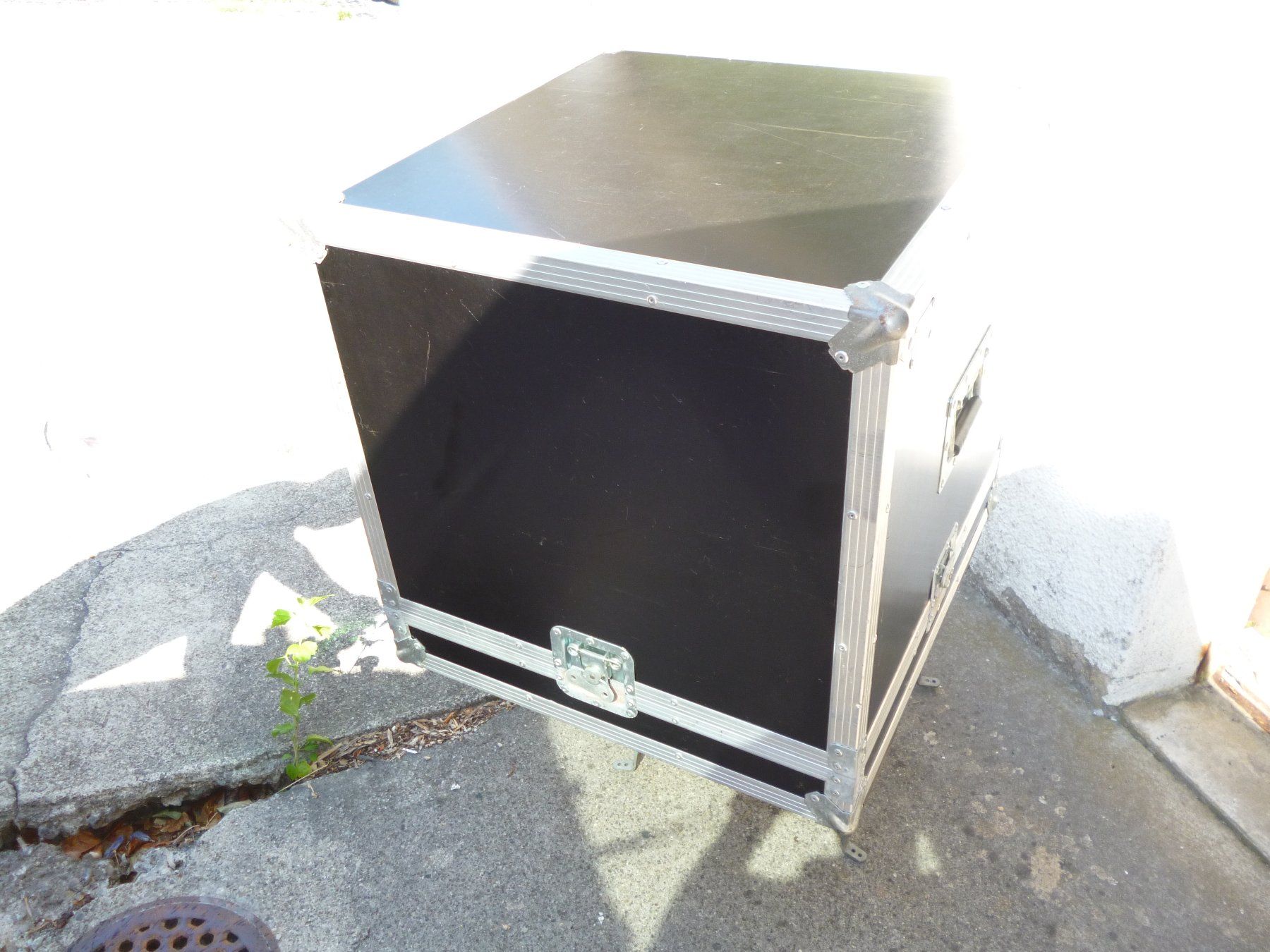 Casse di trasporto: Flightcase gebraucht stabil  schwarz 60x60x60cm – Usato da Neuhausen venduto da Charlotte51 3