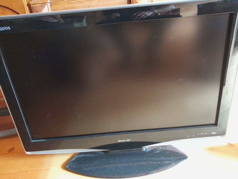 Fernseher Sharp AQUOS 32" (Gebraucht) in Boltigen für CHF 30 – nur ...
