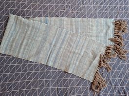 Blau-grauer langer Wollschal