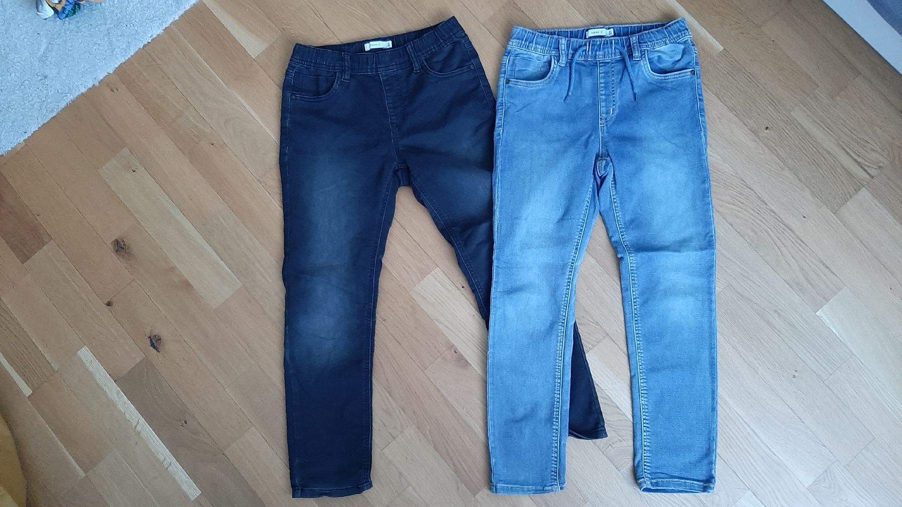 Name It Pantaloni: name it 2 Paar Jeans Grösse 134/9y – Usato da Dübendorf venduto da Luuuusmeitli12