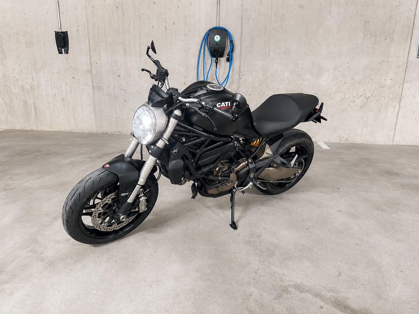Ducati Strada: Ducati Monster 821 – Usato da Kilchberg ZH venduto da and_d6s2