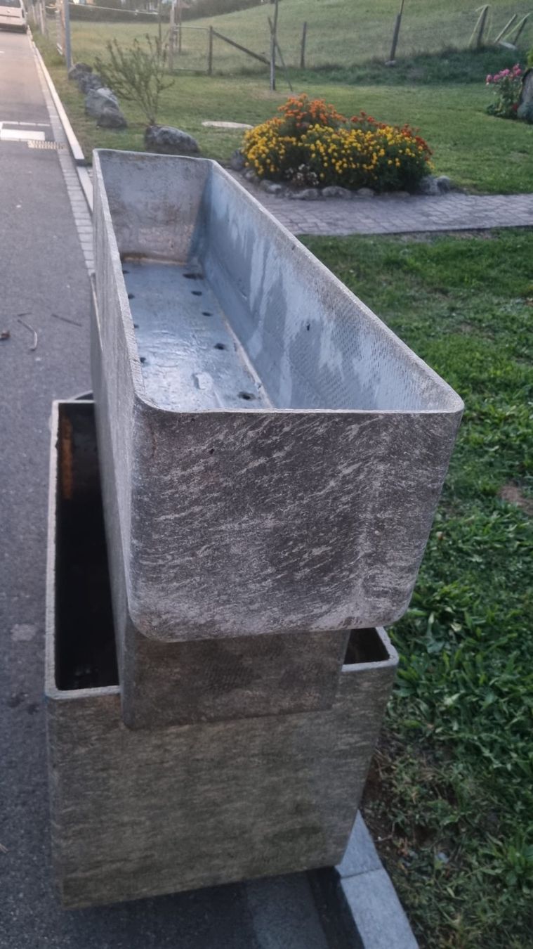 Vasi per fiori: 3 Pflanzentröge  & 1 Blumentopf – Usato da Oberengstringen venduto da George0070 2