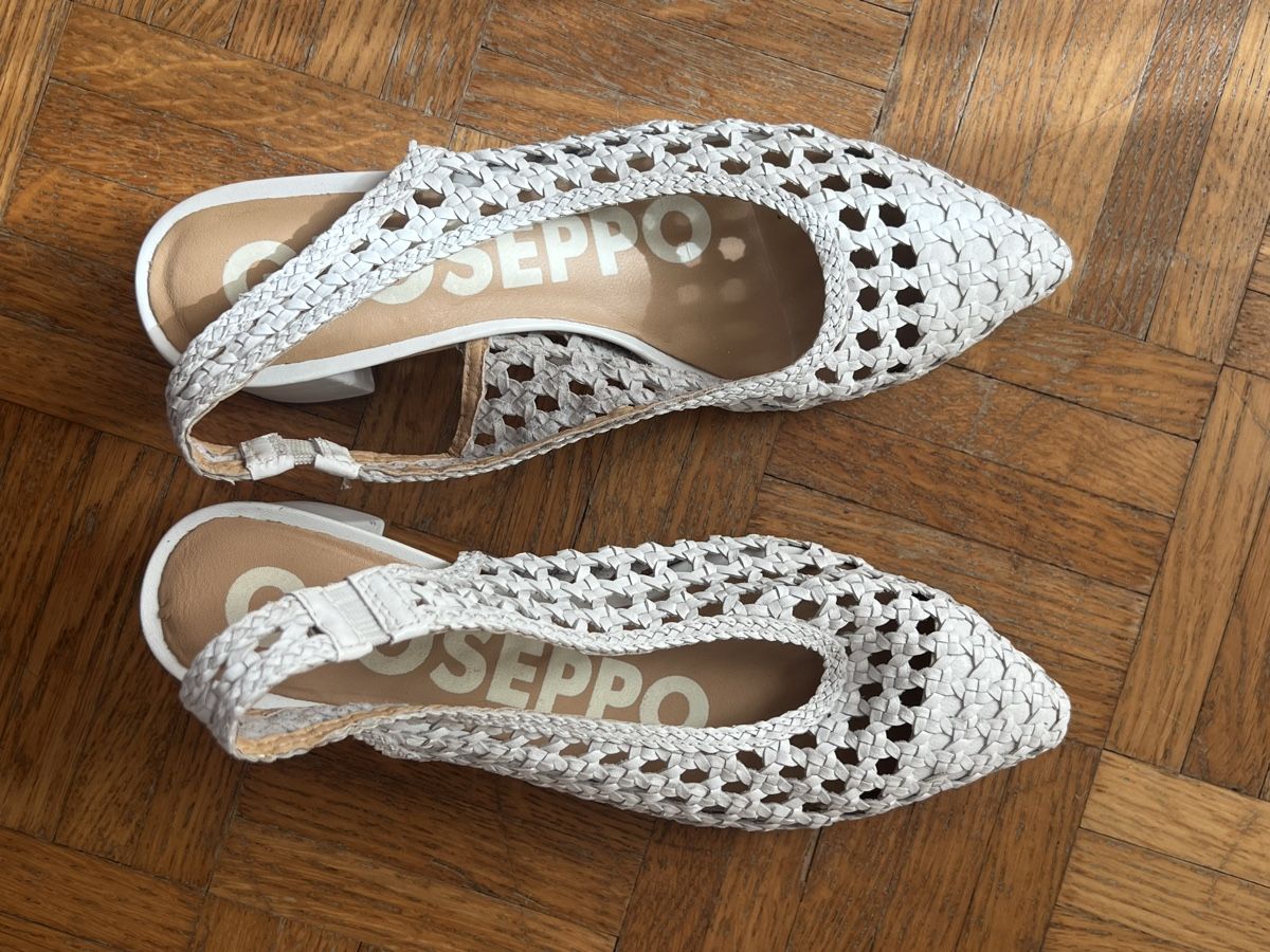 Scarpe da donna: Pointy low heel slingback shoes – Usato da Zürich venduto da bog_sd9q 2