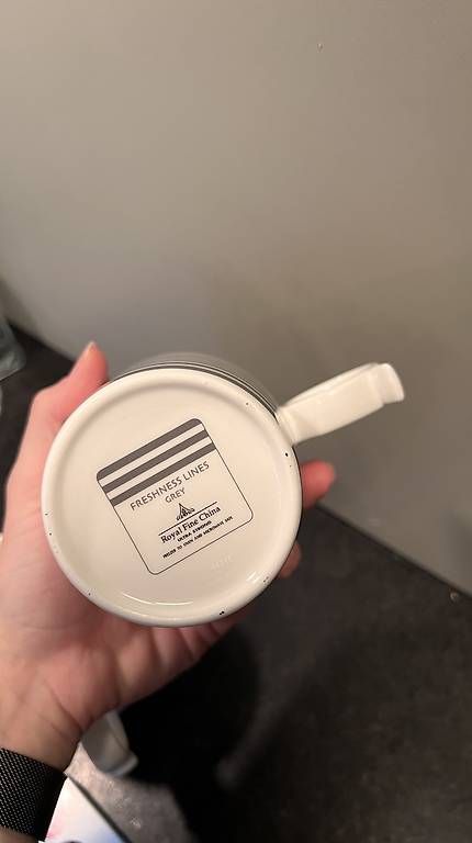 Tassen: Zwei Royal Fine China Tassen – Gebraucht aus Thun von mil_68lh 2