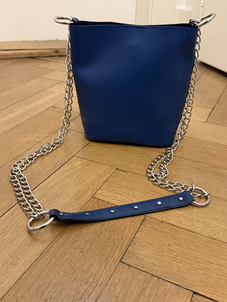 Borse da donna: Handtasche in Blau mit Silberkettem – Usato da Basel venduto da zukk_ 4