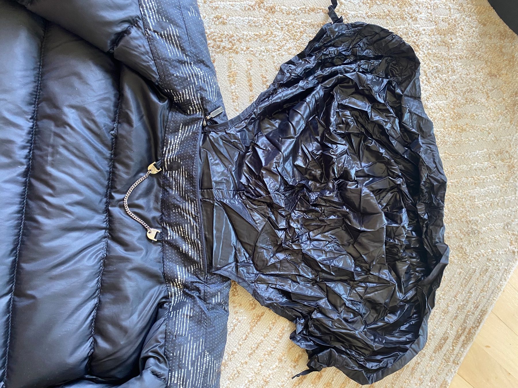 Max Mara Jacken: WEEKEND Max Mara down jacket with adjustable fur – Gebraucht aus Kilchberg ZH von roz_qcj7 5