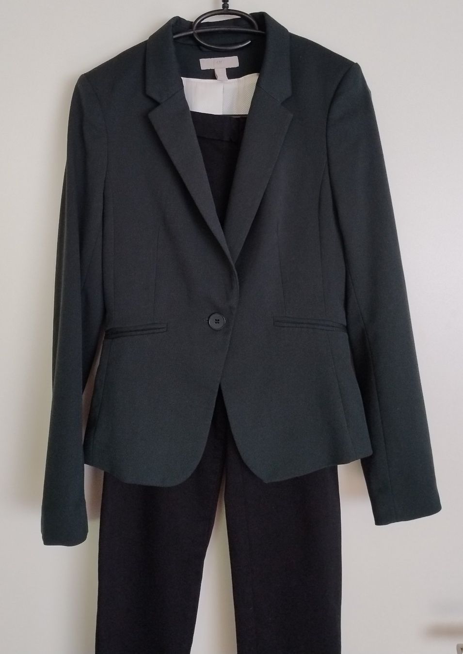 Completi & Tailleur: Blazer und Hose, Gr.36 – Usato da Dallenwil venduto da and-maia