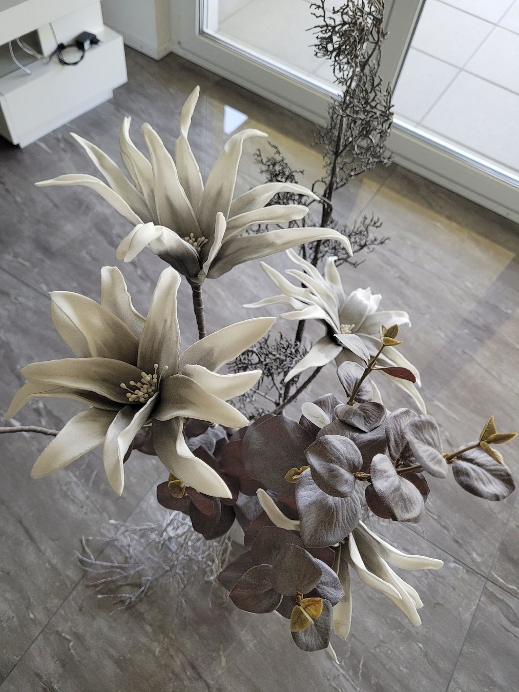kentia palme wenig licht XXL Kentia Palme liefern lassen – Green Me Up main image 0