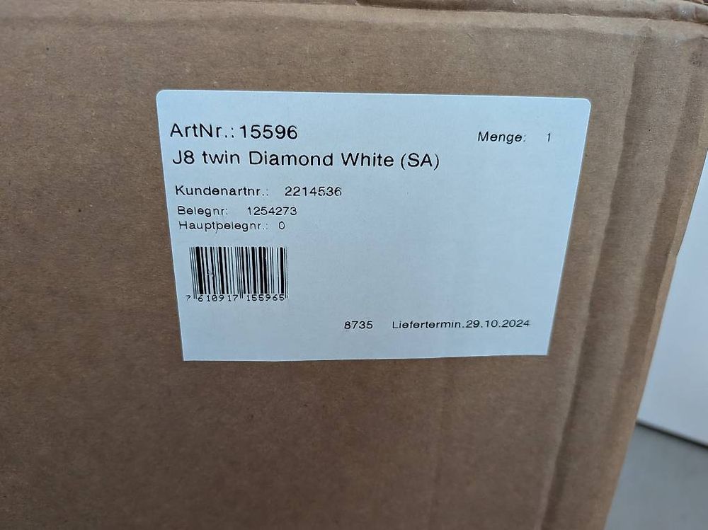 Jura Kaffeemaschinen & Espressomaschinen: *NEU* JURA Kaffeevollautomat J8 Twin Diamond White (SA) – Neu und originalverpackt aus Siebnen von Pasqy 1
