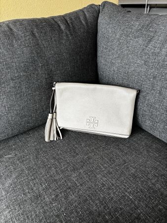Clutch/Umhängetasch von Tory Burch