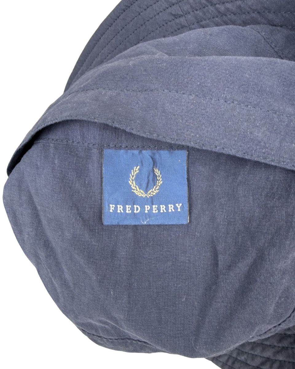 Fred Perry Chapeaux, bonnets & casquettes: Bucket hat Fred Perry – D'occasion à Lausanne par Unehistoiredesapes 4
