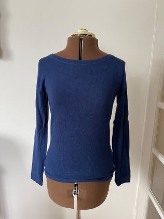 Strick: Langarmpulli aus 84% Viskose, blau, Gr. 36