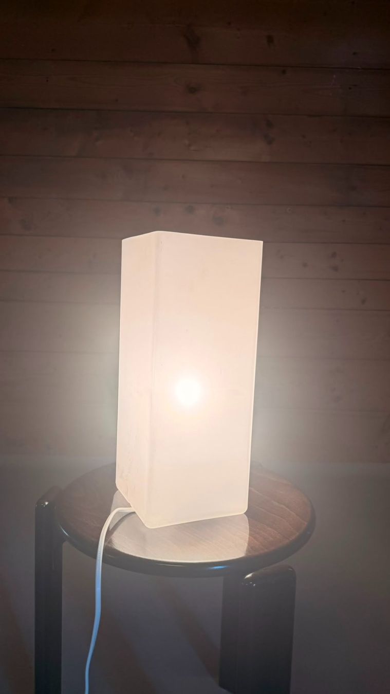 Lampes: Design Tischleuchte aus Opalglas eckig satiniert Weiss – D'occasion à Rickenbach ZH par Der-Insider 2