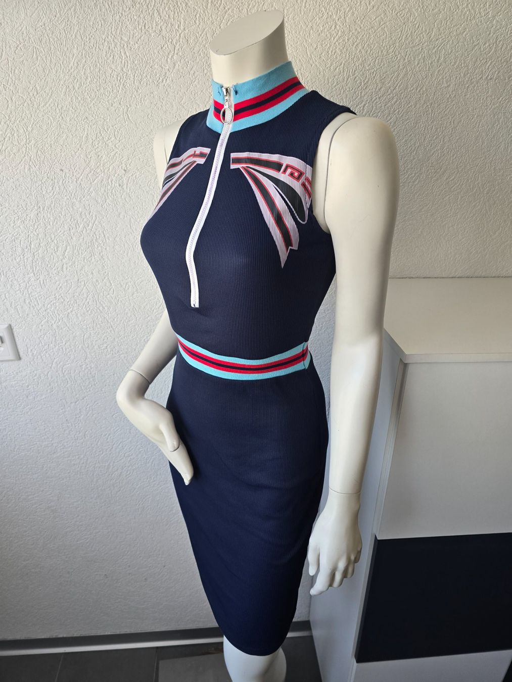 Robes: Robe taille S – Neuf (Voir description) à Les Verrières par kitel79