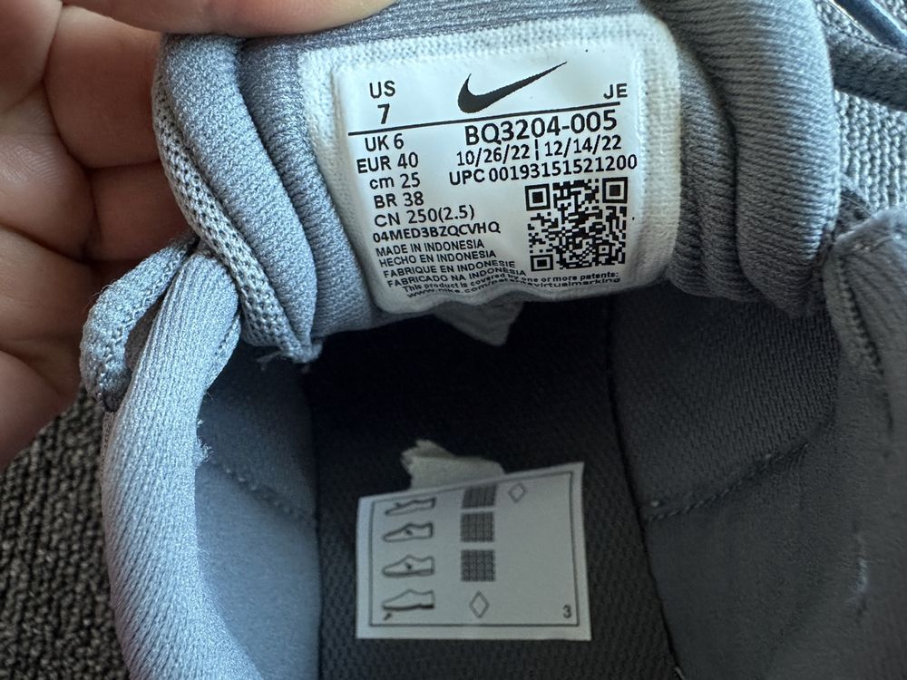 Nike REVOLUTION 5 femme taille 40 gris Kaufen auf Ricardo