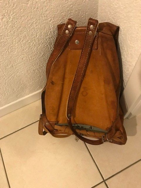 Vieux Sac à Dos Scout Randonnée LAFUMA Kaki - Toile Et Cuir Vintage