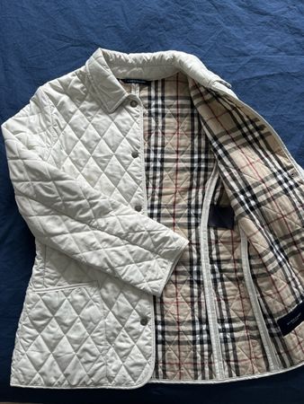 Burberry Women's Quilted Jacket | Light grey | Small