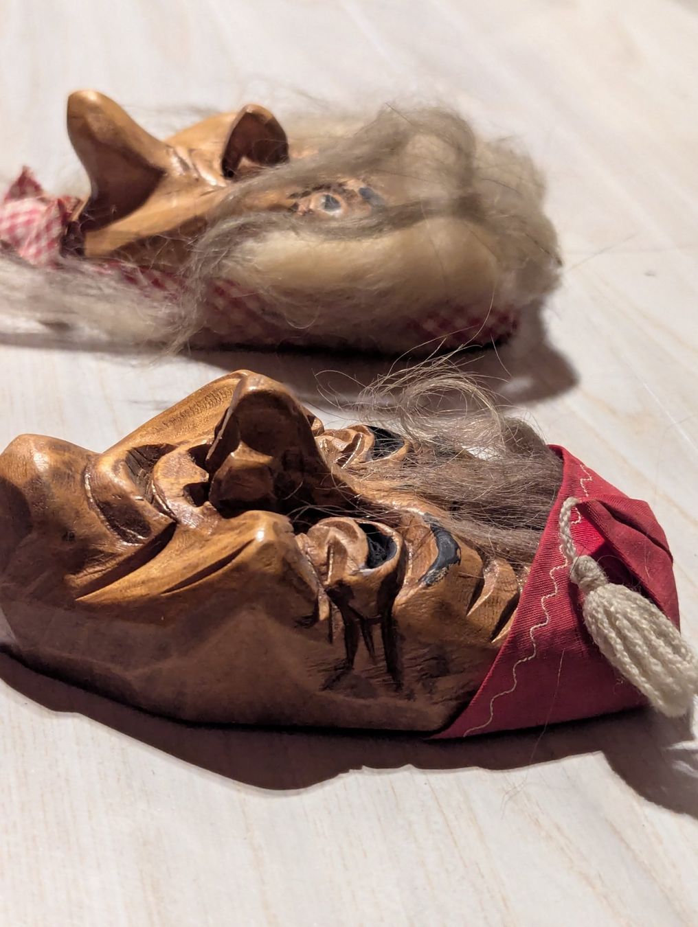Maschere: Krienser Holz Maske Paar – Usato da Dierikon venduto da Jolie 1