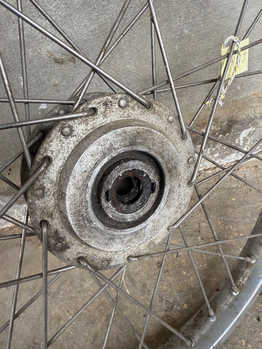 Sachs Parti ricambio per ciclomotori: Mofa Speichen Vorderrad – Difettoso da Fahrni b. Thun venduto da berger_tuning34 4