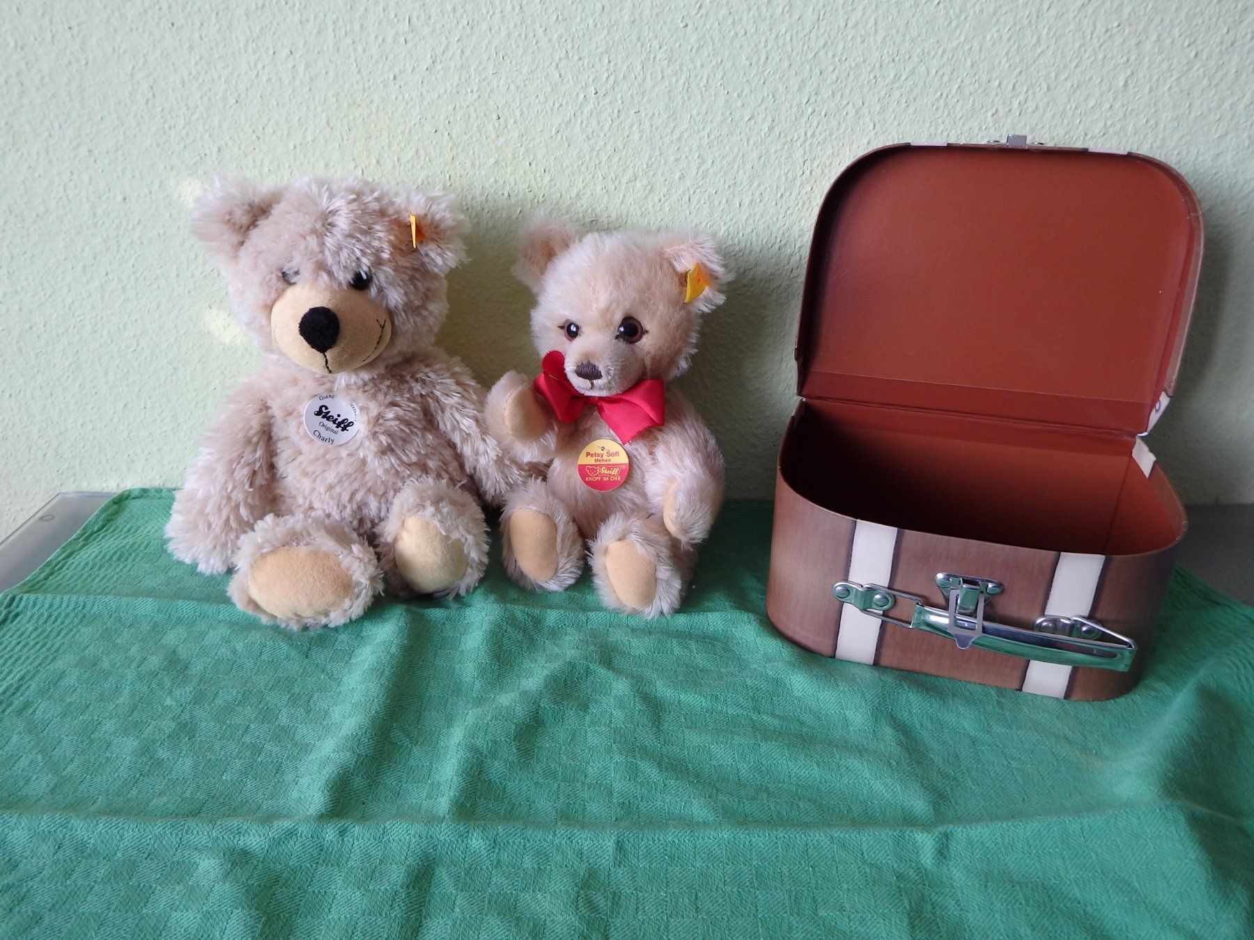 Steiff Giocattoli: Steiff Original Bären mit Koffer – Nuovo (secondo la descrizione) da Obergerlafingen venduto da Nurschi2011