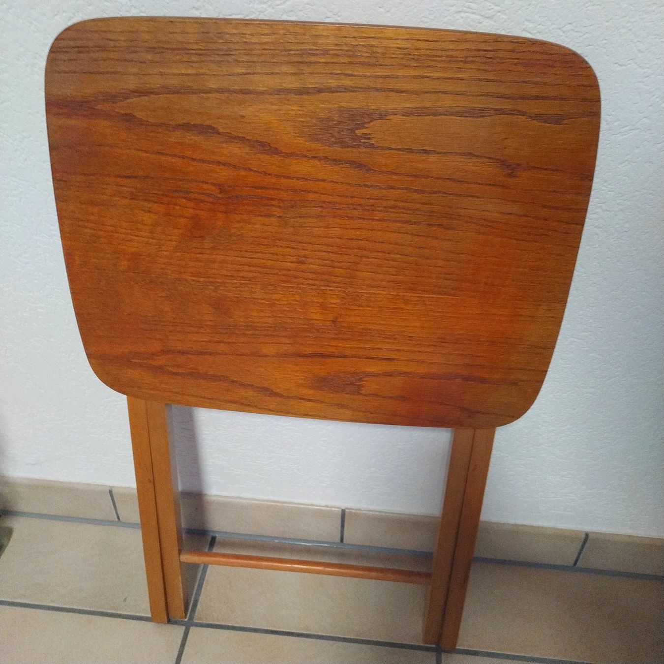 Set di tavolo e panche: 2 klappbare Beistelltische – Usato da Untersiggenthal venduto da vonberner 1