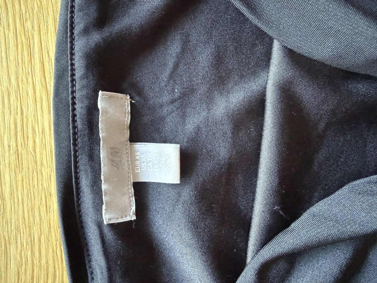 H&M Top: Top H&M xs – Nuovo (secondo la descrizione) da Neuhaus SG venduto da bernike 1