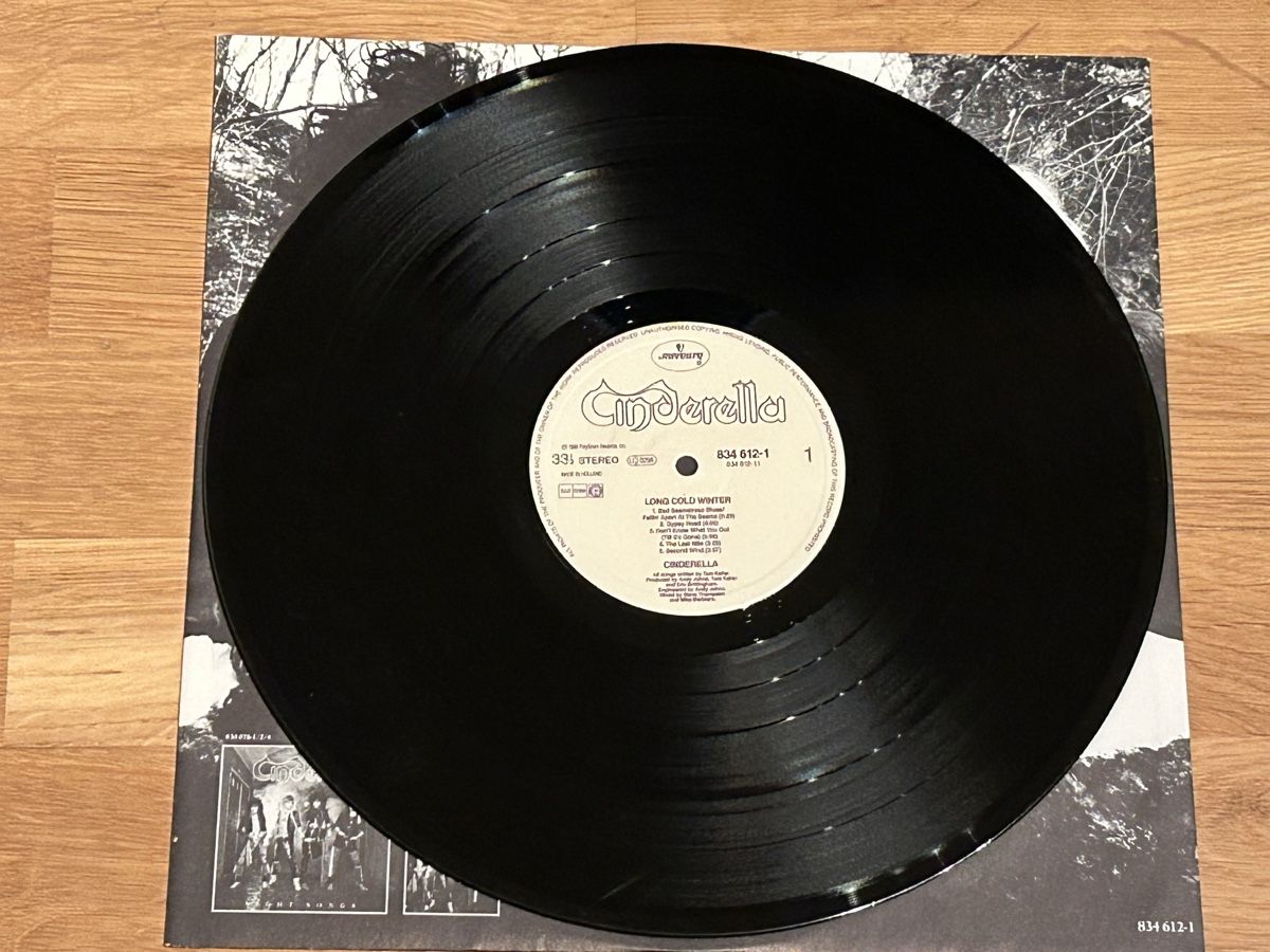 Vinyles: Cinderella. 1988. Long Cold Winter – D'occasion à Faulensee par Mizuno06 4