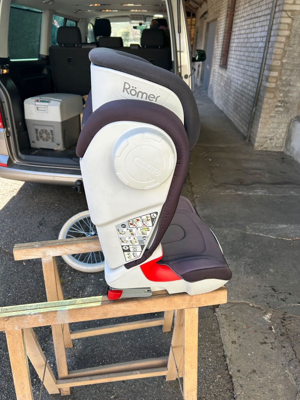 Britax Römer Seggiolini per auto: Kindersitz Römer mit Isofix – Usato da Dietwil venduto da Schrauber1980 1