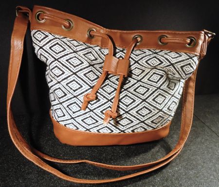 👜Chicorée Umhängetasche Attraktiv Beuteltasche wie neu!!!💫