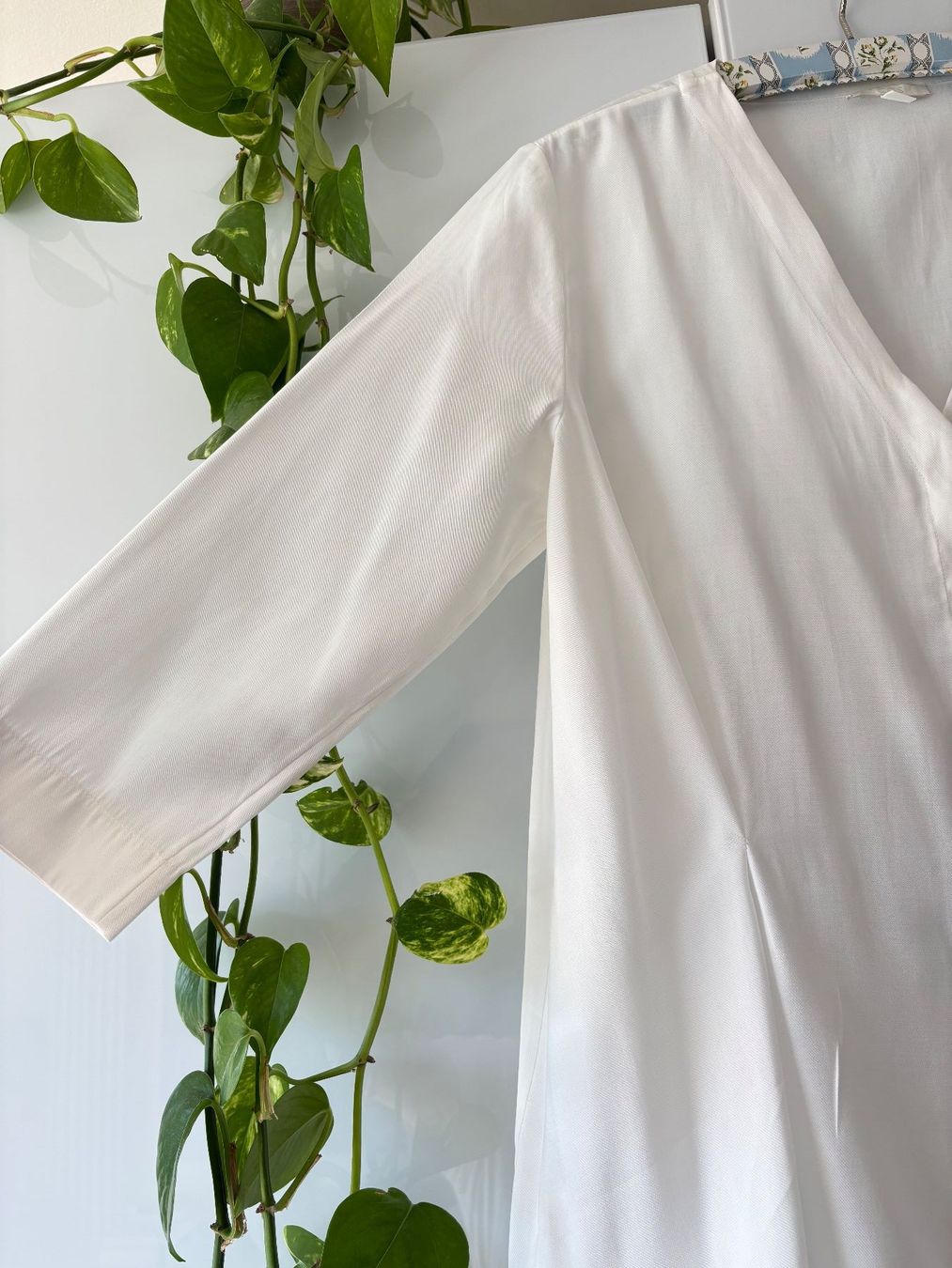 Cos Camicette: COS weisse Bluse Gr. 36 – Usato da Zürich venduto da missmodernage 1