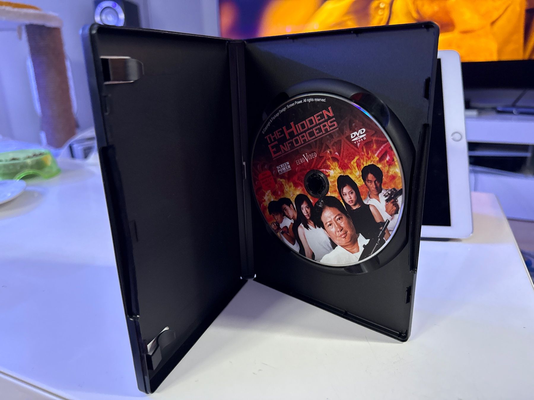 Tutti i DVDs: The Hidden Enforcers Vergriffen – Usato da Allschwil venduto da meeresperle 2