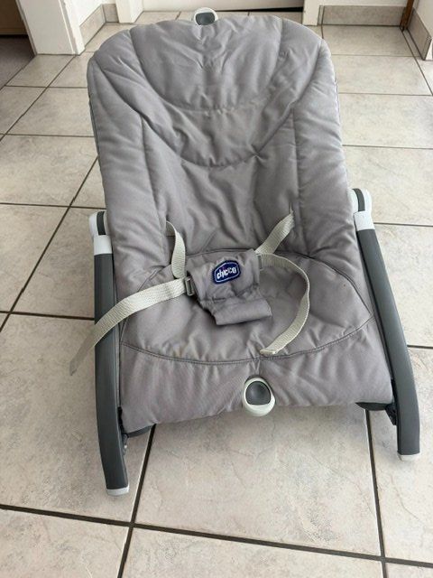 Chicco Sdraiette & Sdraiette a dondolo: Chicco Babywippe grau – Usato da Freidorf TG venduto da toscana12