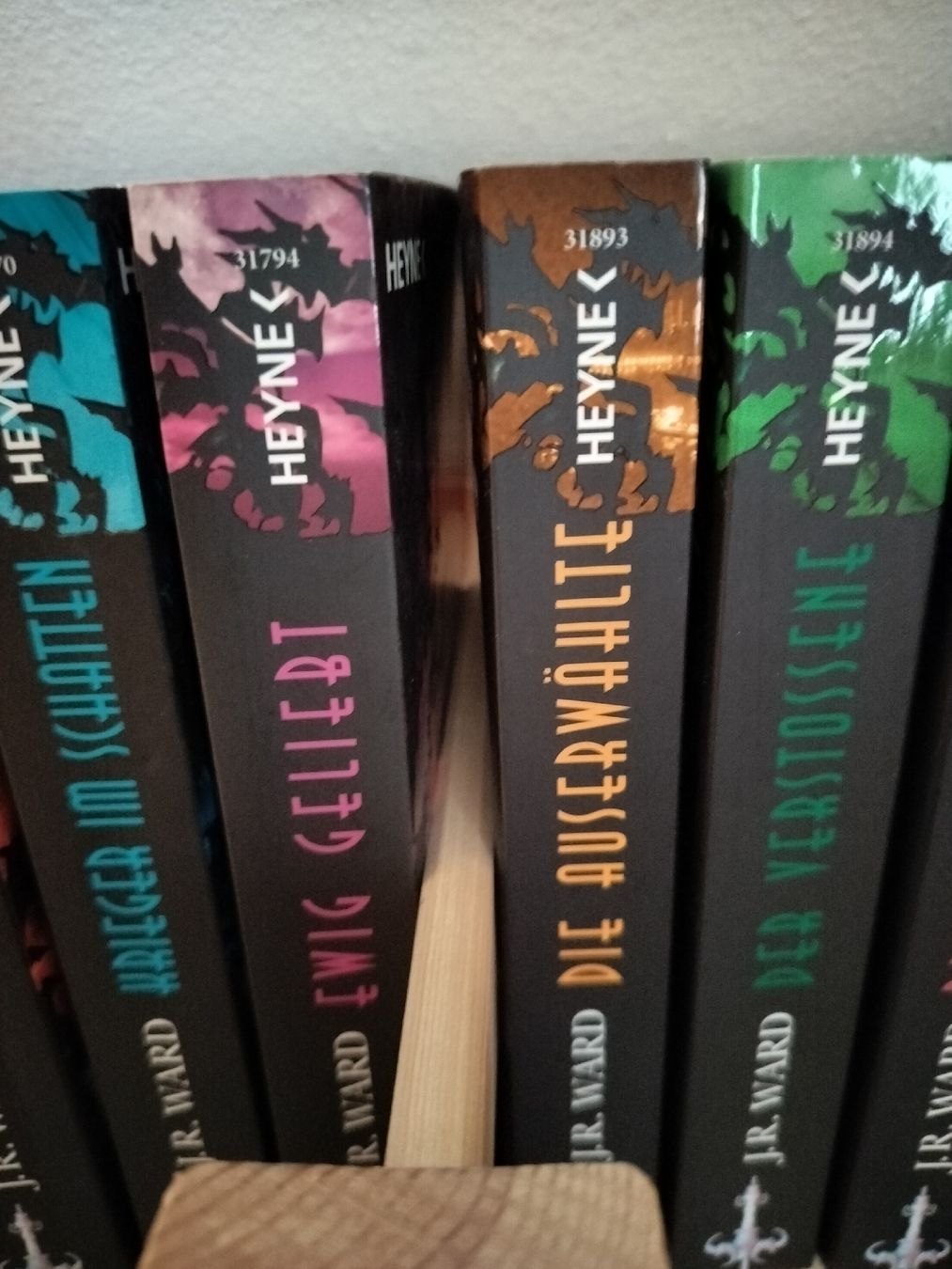 Libri: 39 Black Dagger Bücher von J.R.Ward – Usato da Dulliken venduto da Purpeline.ch 3