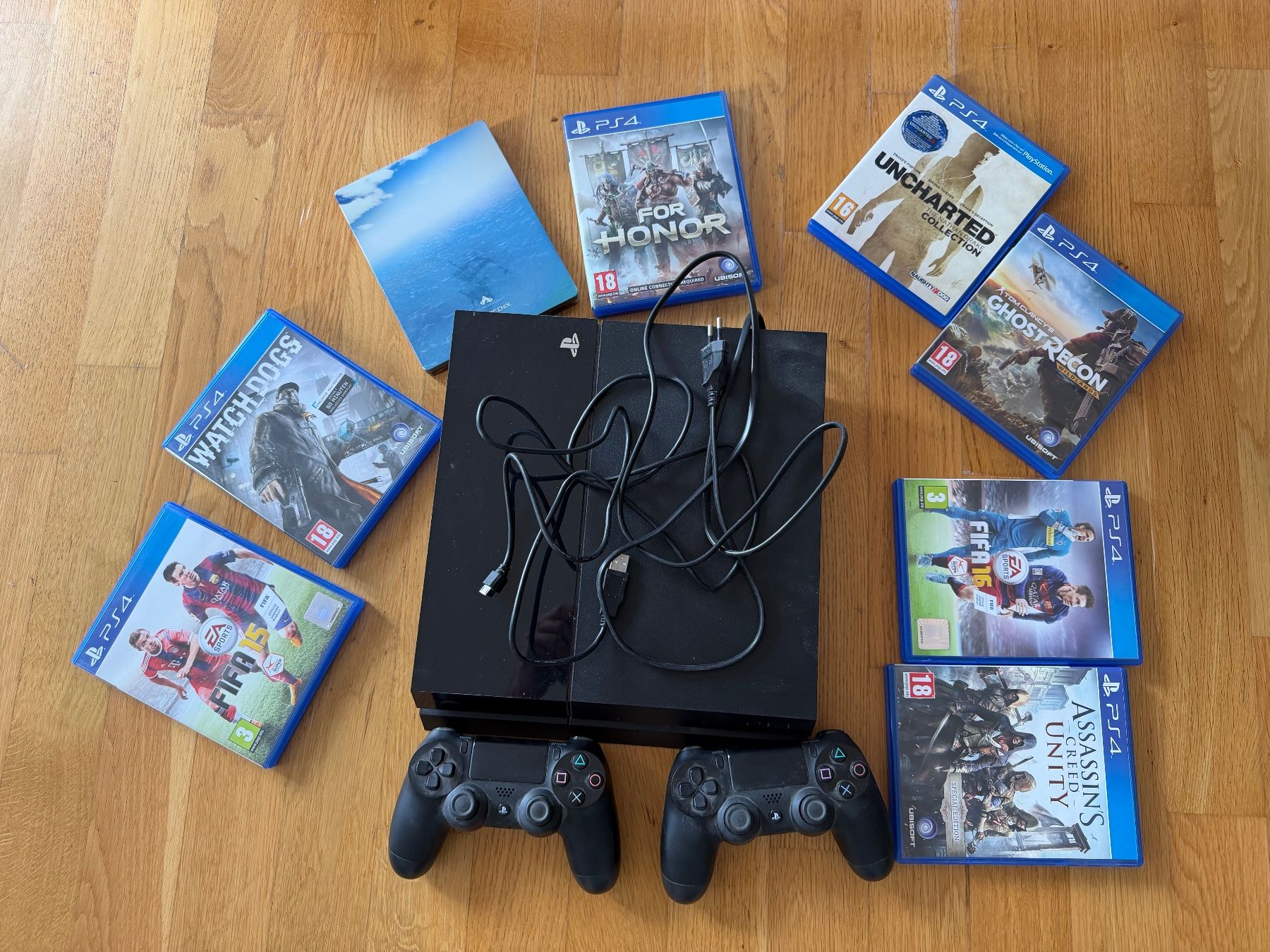 Sony Consoles: Playststion 4 + 8 Games – D'occasion à Uster par Sandro0119