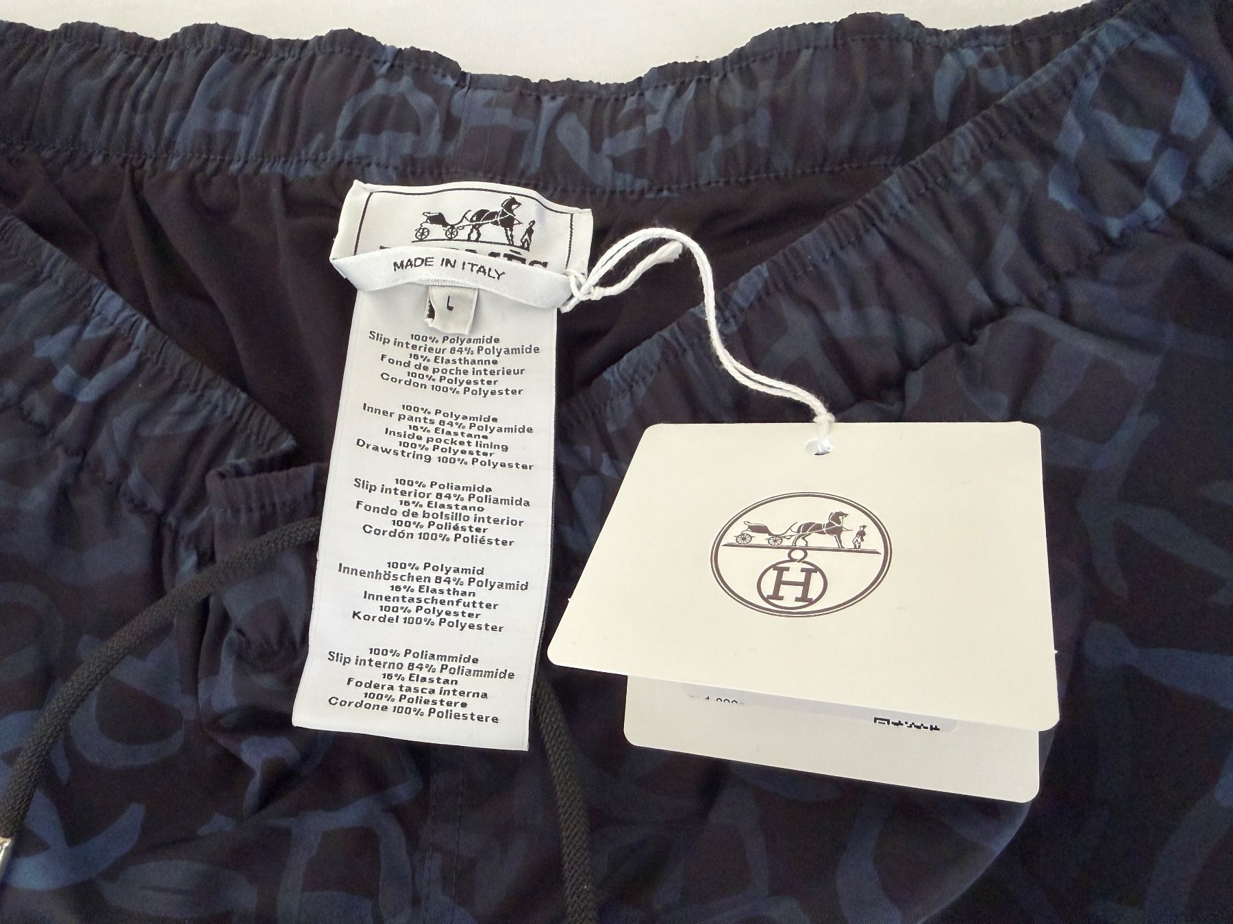 Hermès Badehosen: Hermès Badehose Imprime Calligraphie Equestre – Neu und originalverpackt aus Pfäffikon SZ von Redwulf34 5