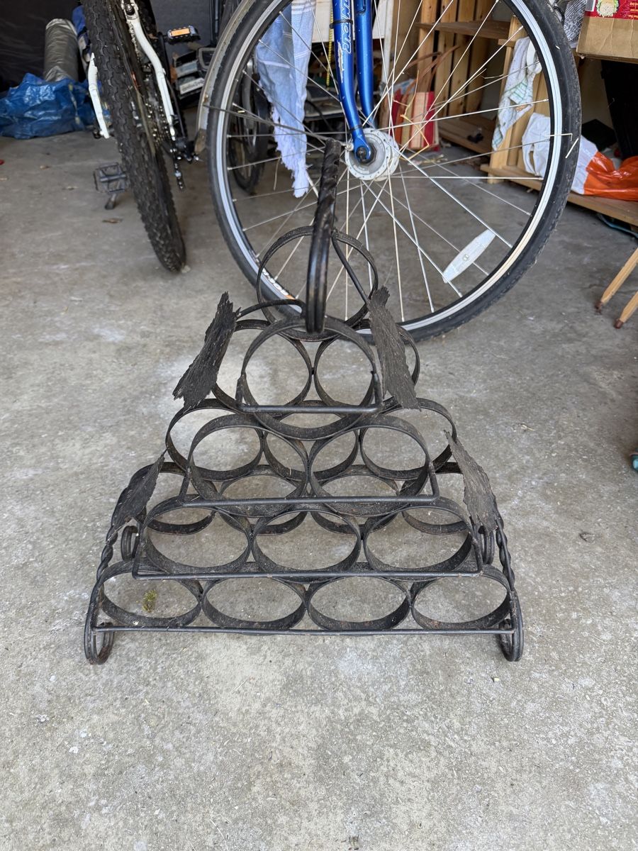 Portabottiglie: Porte bouteilles en fer forgé  – Usato da Fribourg venduto da J334455 1