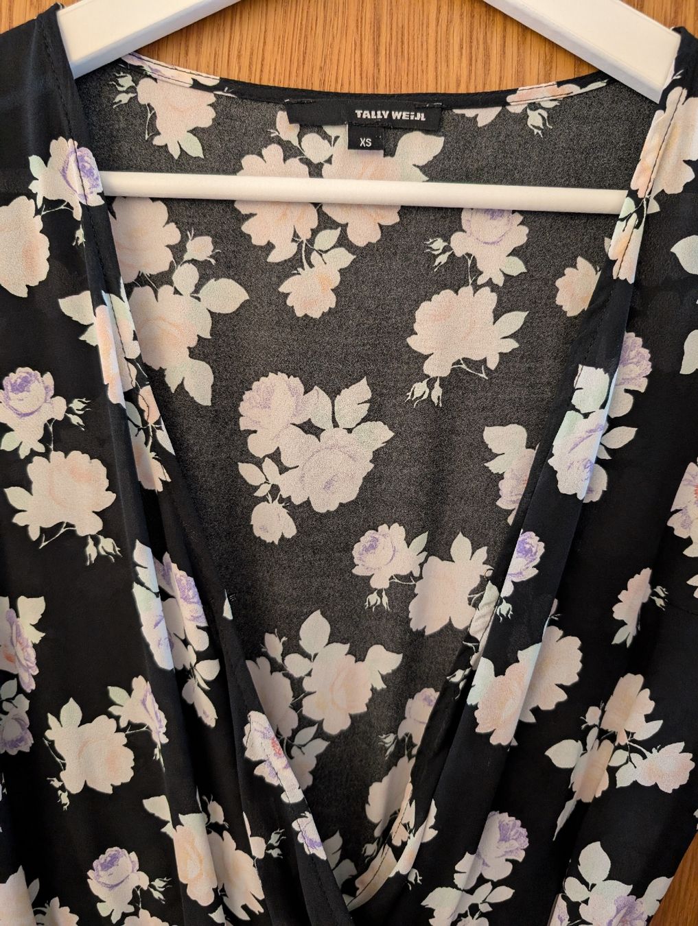 Tute: Playsuit mit Blumenmuster, Grösse XS/S – Usato da St.Gallen venduto da Youfariemurad90 1
