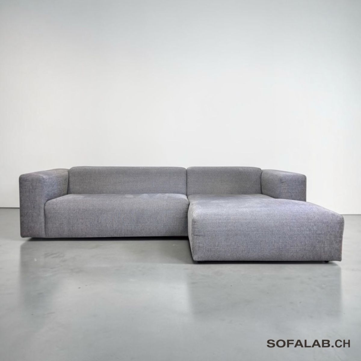 Sofas: SITS ECKSOFA AUS HELLGRAUEM STOFF – D'occasion à Bachenbülach par Sofalab.swiss