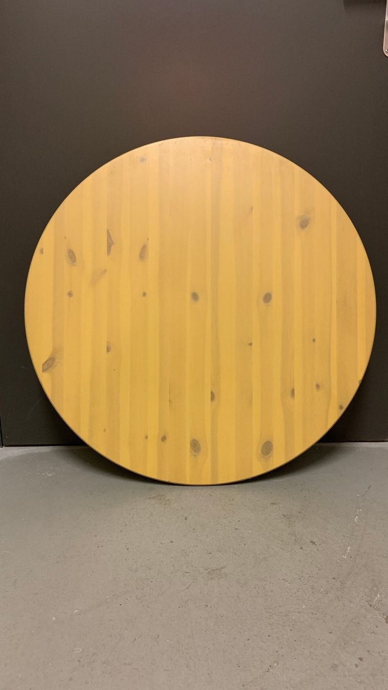 Ikea Tavoli: IKEA Hemnes Tisch rund – Usato da Baden venduto da Szilvi 2