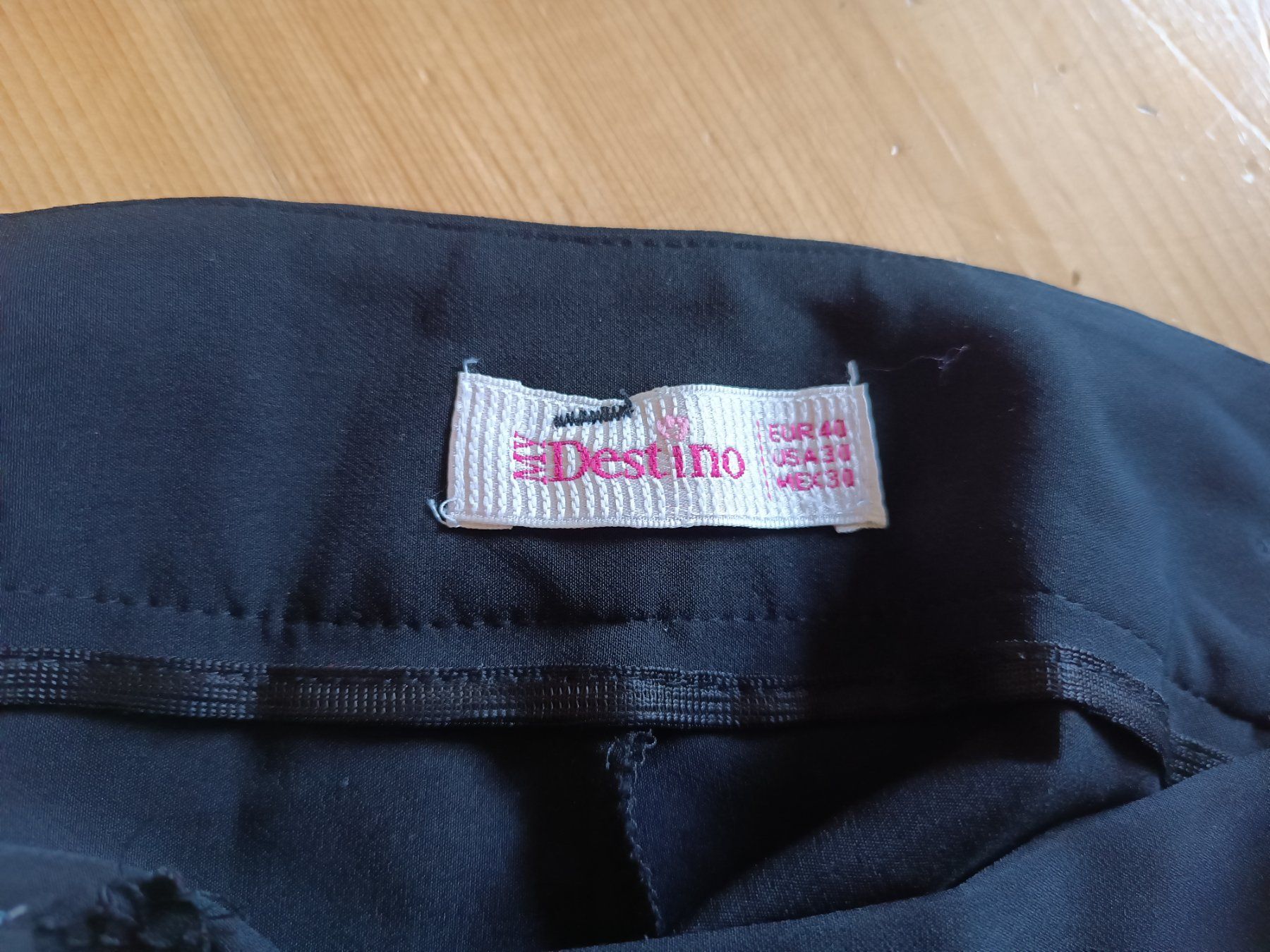 Pantaloni: 2 schwarze Hosen – Usato da Basel venduto da mon_7m8h 2