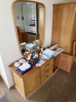 Möbel-Set: Spiegel und Schrank, Holz, guter Zustand